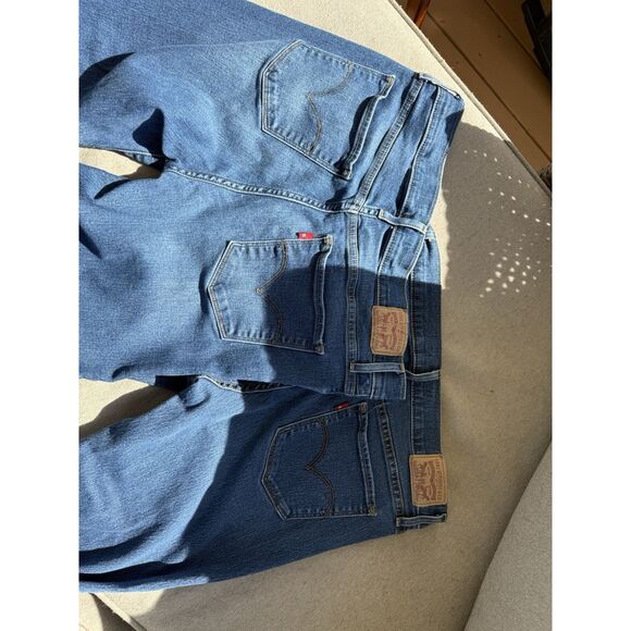 Levi's Women's 314 Shaping Straight Jeans 31 Size ** Bundle Of Two** - Picture 3 of 6